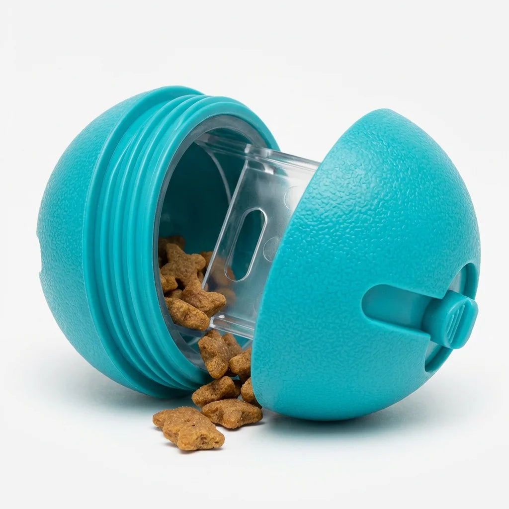 Close-up of adjustable treat opening